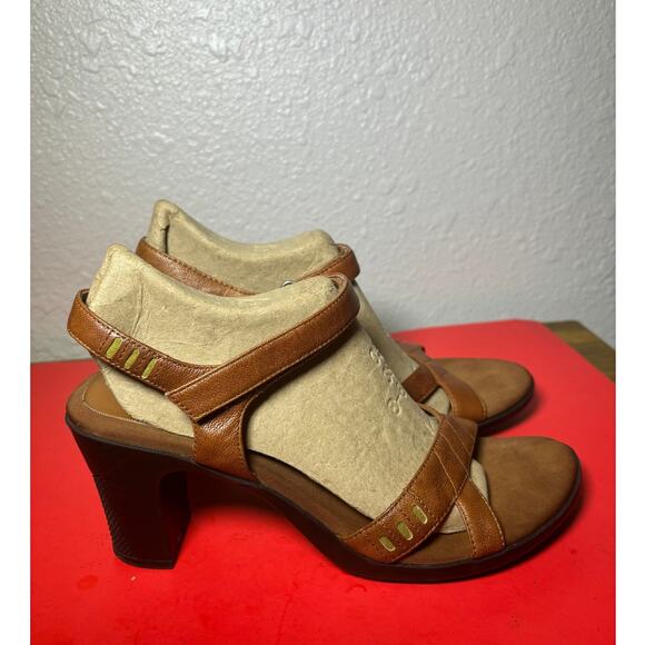Kenneth Cole Unlisted brown leather sandals size 9.5 M - Picture 2 of 8